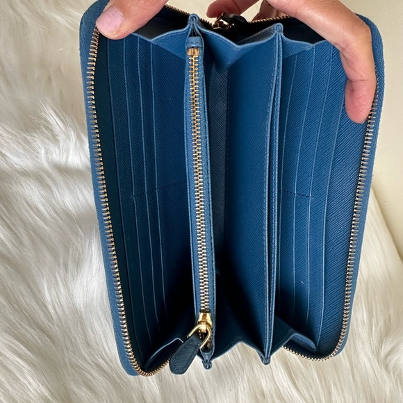 Auth Prada Wallet EUC - Picture 8 of 17